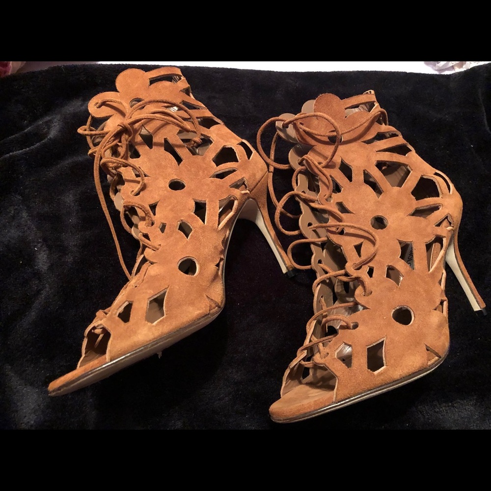 Shoes - Picture 5 of 6